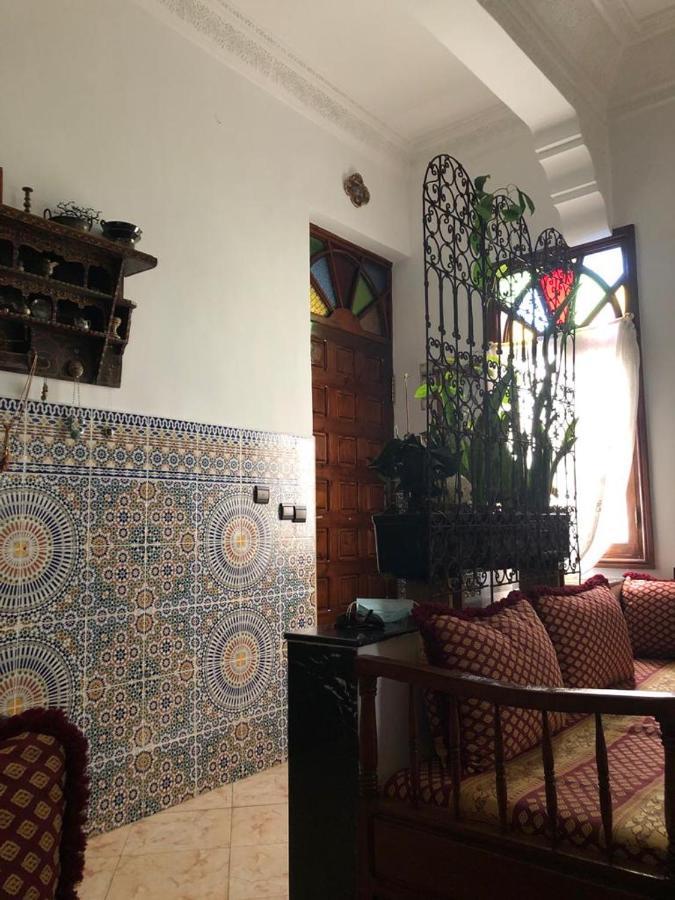 Appartement Meuble 5 Personnes En Plein Centre Ville 拉巴特 外观 照片