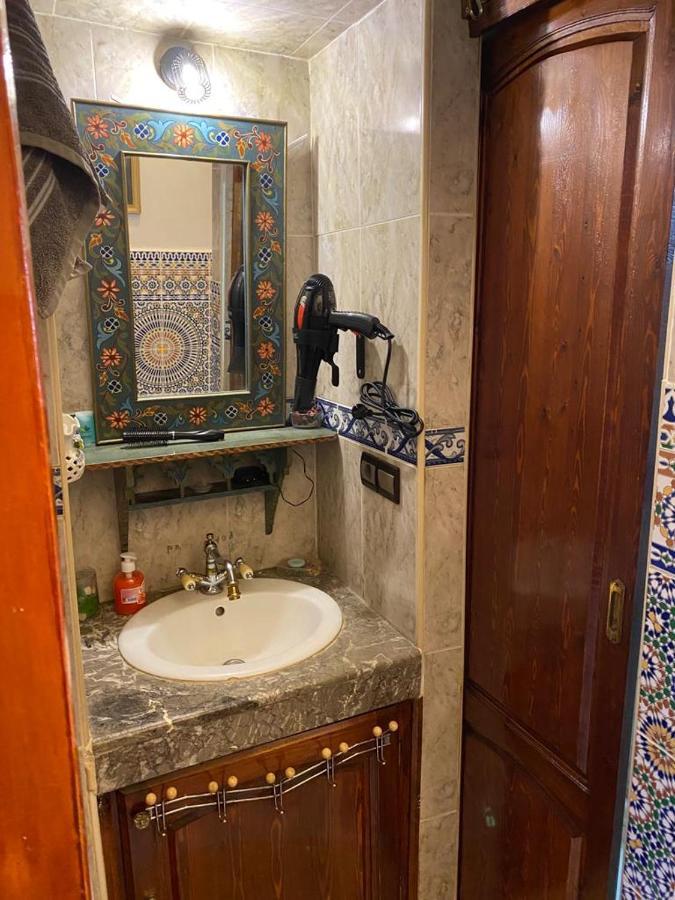 Appartement Meuble 5 Personnes En Plein Centre Ville 拉巴特 外观 照片